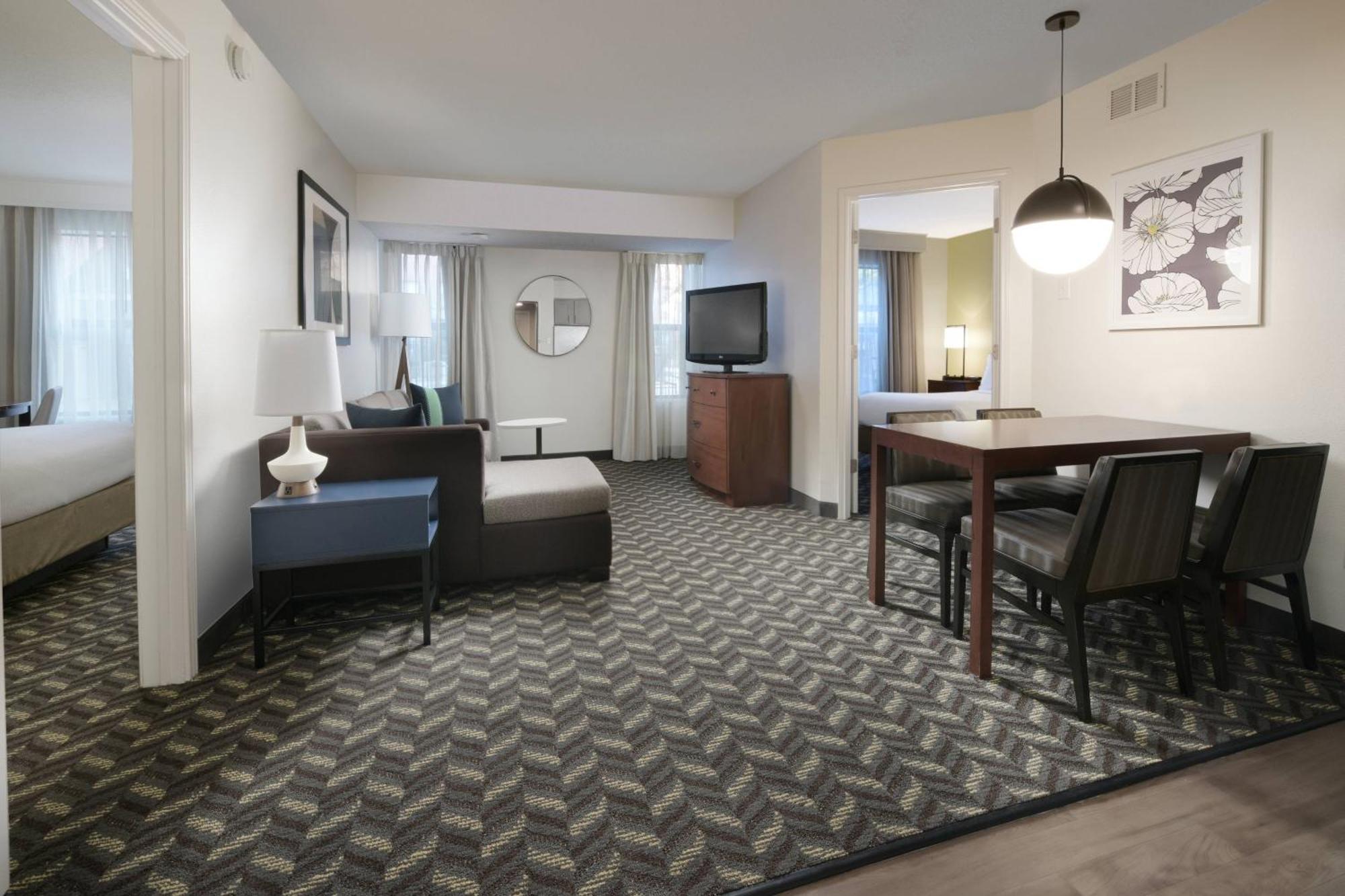 Dallas Addison/quorum Drive Hotel 3*