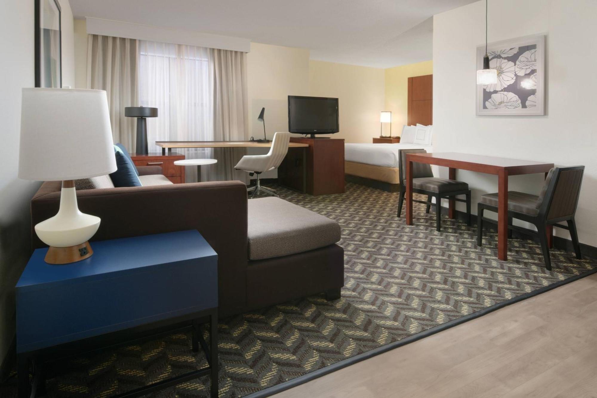 Dallas Addison/quorum Drive 3* Addison