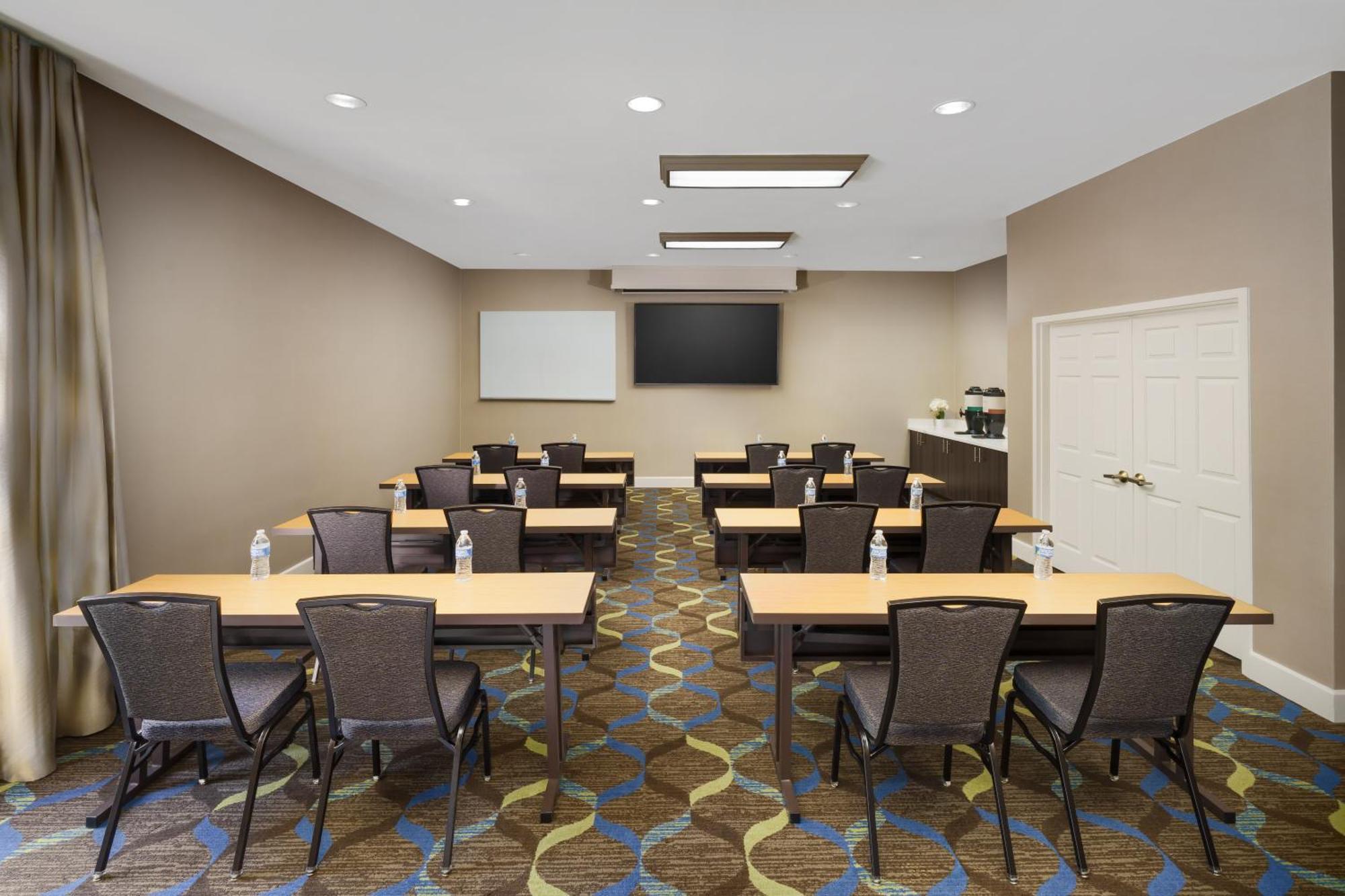 Dallas Addison/quorum Drive Hotel 3*